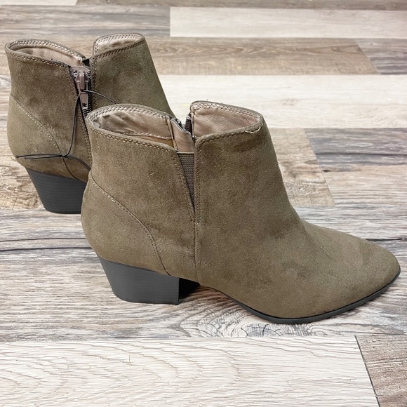 Forever 21 Shoes - F21 Brown Suede Ankle Booties Sz.9 NWT